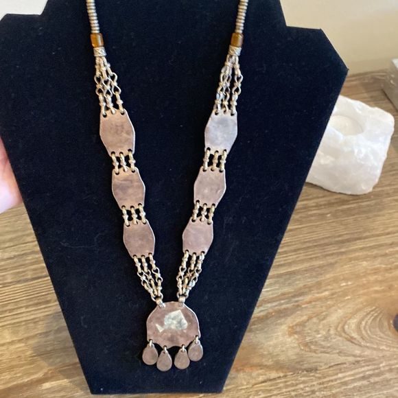 Elegant Blue and Silver Necklace - Picture 5 of 7